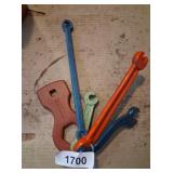 (5) Wrenches