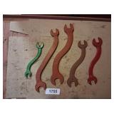 (5) Curved Wrenches