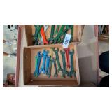 (22) Wrenches