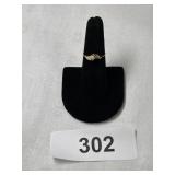 Ladies Ring marked 14k - small stone