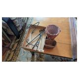 (2) Longaberger Baskets & (2) Frame Easels