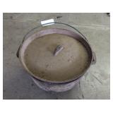 Cast Iron Kettle w/ Lid 12"