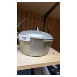 Griswold Cast Aluminum No. 8 Kettle w/ Lid