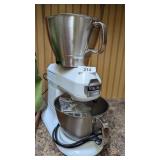 Viking Stand Mixer w/ Bowls & Attachment 5 Quart