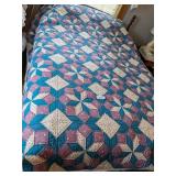 Rolling Star Pattern Patchwork Quilt