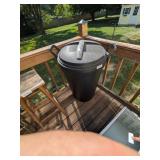 Rubbermaid Trash Can w/ Lid