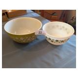 (2) Pyrex Mixing Bowls