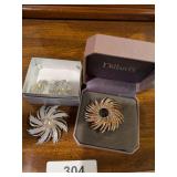 Sarah Coventry Brooch w/ Matching Earrings &