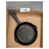 Griswold #3 Cast Iron Skillet 7"