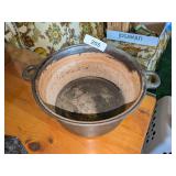 4-1/2 Quart Cast Metal Dutch Oven