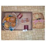 NIB Gingerbread Boy S/P Set & Other Home Decor