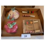 Condiment Dishes & (4) Spreaders