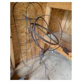 Small Trellises & Metal Landscape Decor