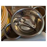 Small Green Colander, Pie Plate & Everyday Dishes
