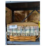 Longaberger Pie Carrier Basket w/ Riser