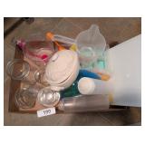 Small Casserole w/ Lid + Measuring Cups, +