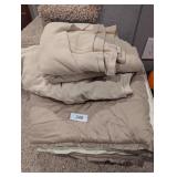 Comforter 68" x 90", Pillows & Blanket