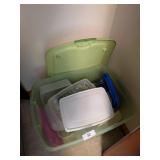 Tote w/ Lid + Rubbermaid &