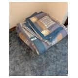 Comforter w/ Matching Pillow Shams