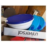Assorted Tupperware