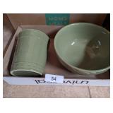 Signature Large Bowl & Utensil Jar in Green Color