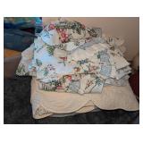 Bedspread, Sheets & Matching Curtains