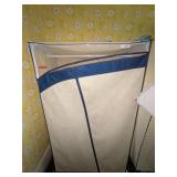 Rubbermaid Portable Clothes Closet