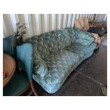 Vintage Couch -*