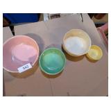 Vintage Pastel Ceramic Nesting Bowls