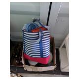 Insulated Bag Arctic Zone, Rubbermaid Pitchers &