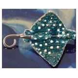 14K YELLOW GOLD ENAMELED STINGRAY PENDANT