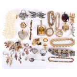 ASSORTED ORNATE GOLD/SILVER TONE JEWELRY LOT
