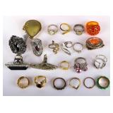 EXPRESSIVE AND ELABORATE LADIES RINGS LOT OF 22