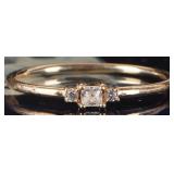 14K YELLOW GOLD LADIES RING W/ DIAMONDS