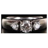 14K WHITE GOLD LADIES RING W/ BRILLIANT DIAMONDS