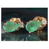 14K YELLOW GOLD LADIES STUD EARRINGS W/ EMER & DIA