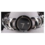 MOVADO SWISS MADE MENS WRISTWATCH W/ SAPPHIRE CRYS