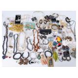 ASSORTED LADIES JEWELRY EARRINGS NECKLACES 100+