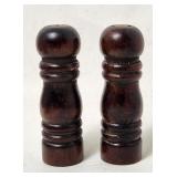 Salt & Pepper Shaker Set