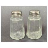Salt & Pepper Shaker Set