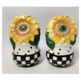 Salt & Pepper Shaker Set