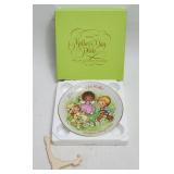 1983 Mother's Day Plate w/Box AVON