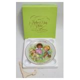 1983 Mother's Day Plate w/Box AVON