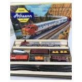 Athearn HO Scale Santa Fe Set in org box