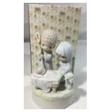 Precious Moments Figurine Come Let Us Adore Him