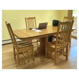 Amish Table & 4 Chairs