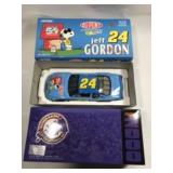 Jeff Gordon #24 Joe Cool Snoopy Diecast