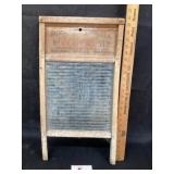 Glass washboard