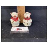 Pig salt and pepper shakers
