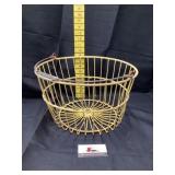 Wire egg basket